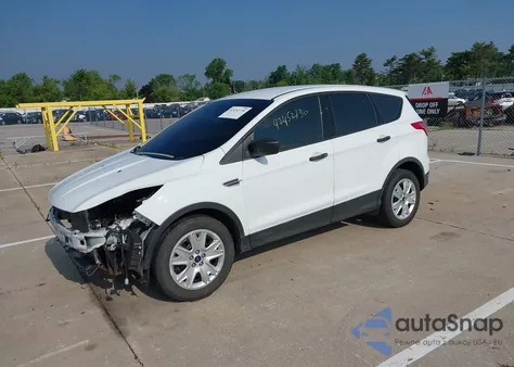 2015 Ford Escape S z USA, uszkodzony, nr VIN 1FMCU0F71FUB71374